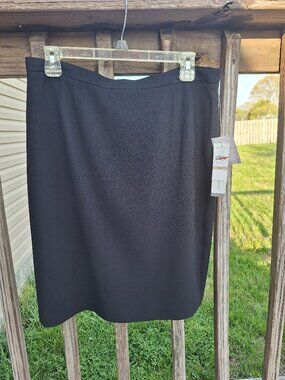 NEW Josephine Chaus Black Crepe Skirt Sz 12